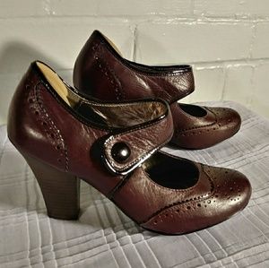 Burgundy vintage style mary Jane shoes